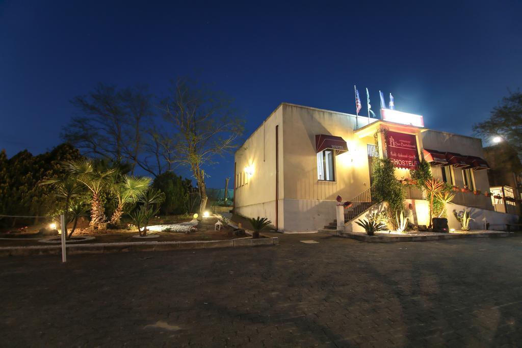 Agriturist Soleluna كالتاجيروني المظهر الخارجي الصورة